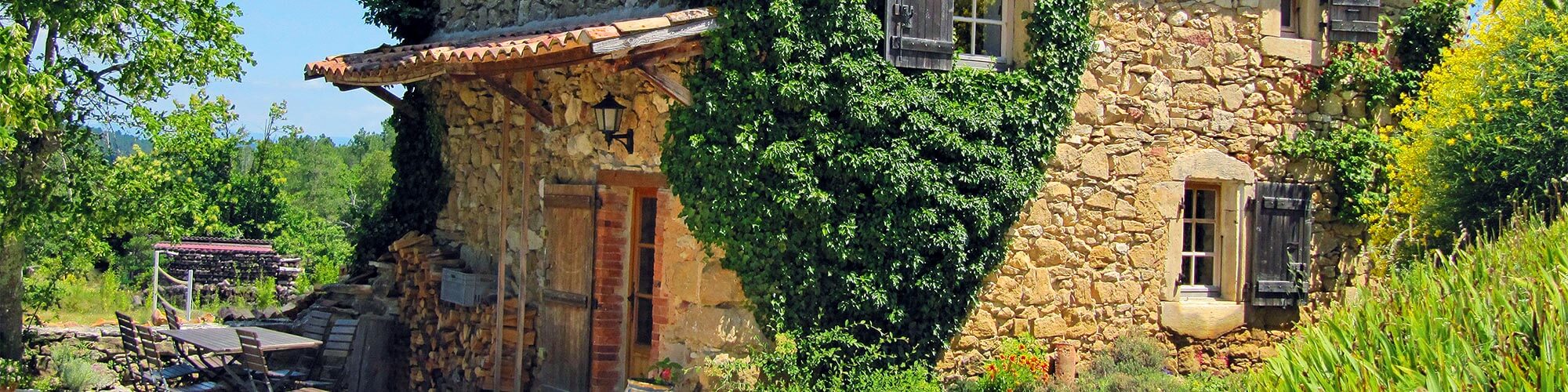 Schmuckes Ferienhaus in der Ardèche - mit Hotel-Service